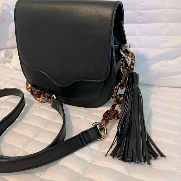 Mud Pie Black crossbody bag/purse with resin link accents. Never used NWOT - Picture 7 of 9